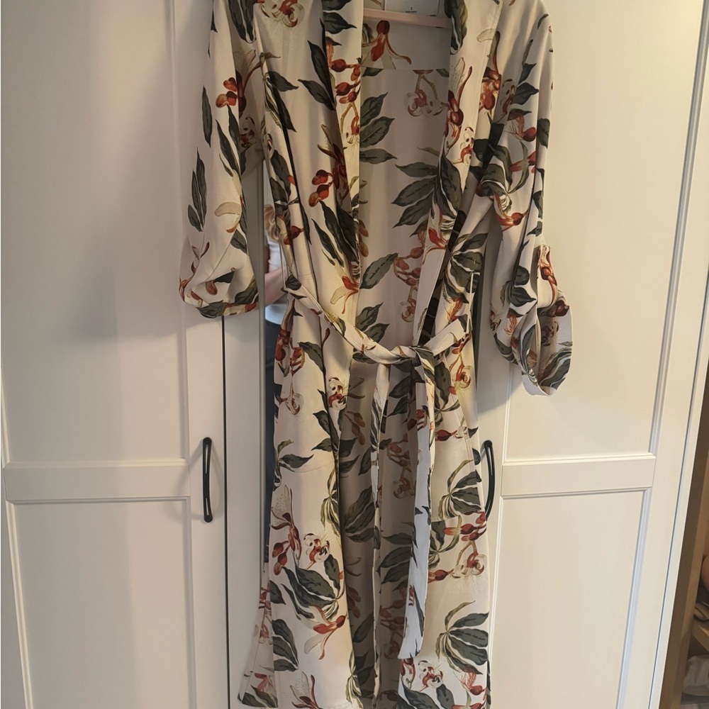 Babaton Kahlo Robe